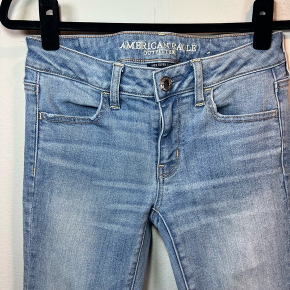 American Eagle Women's Super Super Stretch Jegging Jeans Light Blue Denim Size 4 - Picture 2 of 12
